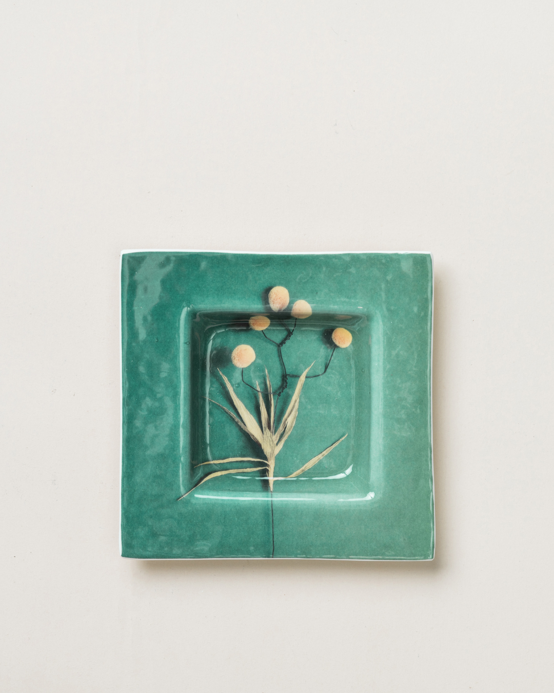 Grass Square Plate - Light Green & Beige